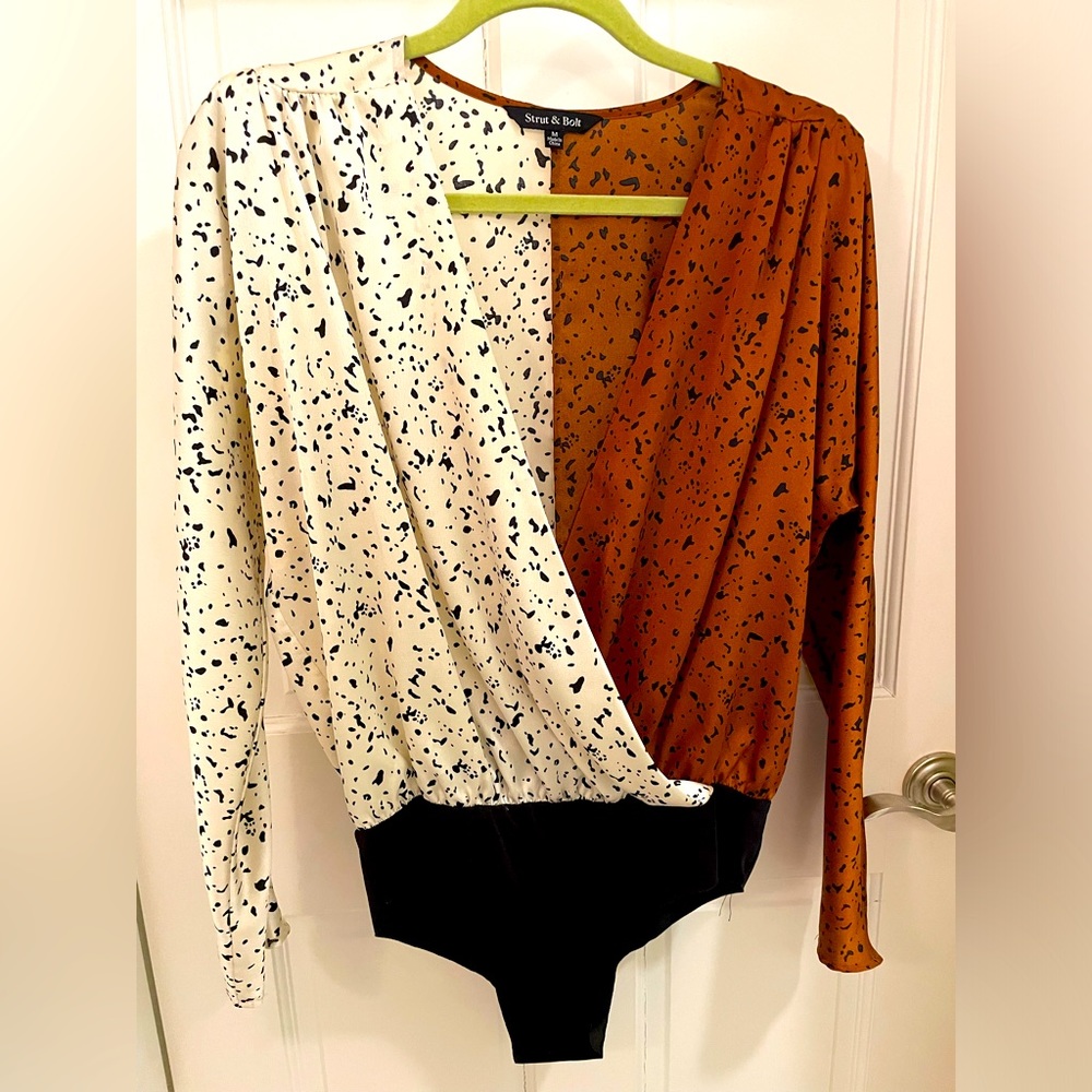 Color block Leopard bodysuit/blouse - white brown size M - $30